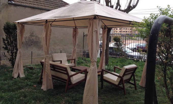 Roanne Apartment | Homerez - Apt in Roanne with garden