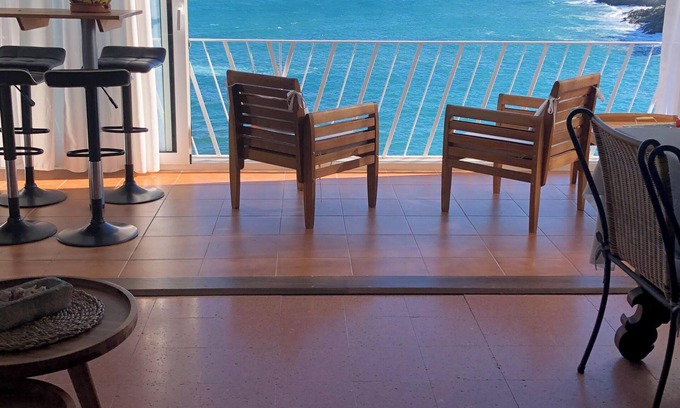 Llanca Apartment | Homerez - Apt. Llançà - Sea View