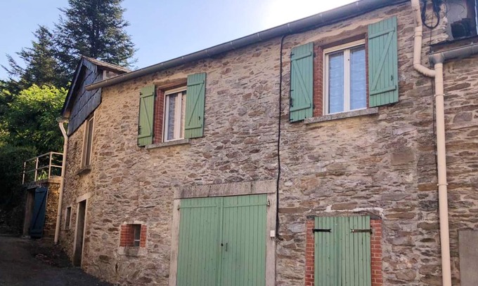 Le Masnau-Massuguies House | Homerez - Beautiful house for 6 ppl. with terrace at Le Masnau-Massuguiès