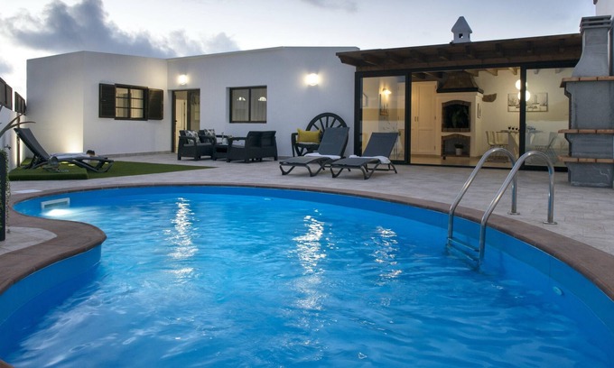 Mancha Blanca Villa | Homerez - Beautiful villa 7 km away from the beach for 8 ppl. with swimming-pool