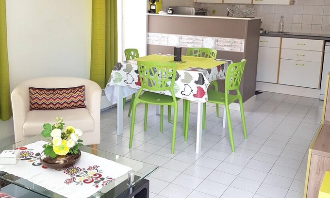 Vonnas House | Homerez - Beautiful house for 4 ppl. with terrace at Vonnas