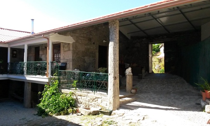 Guilhofrei House | Homerez - Beautiful house for 6 ppl. with terrace at Gontim