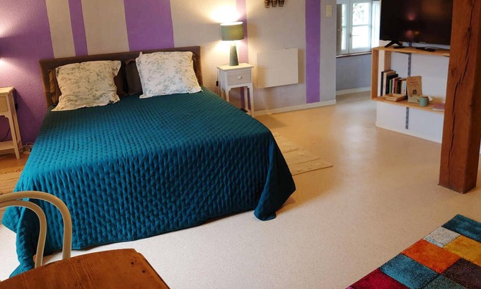 Duravel Apartment | Homerez - Beautiful studio for 2 ppl. with shared pool and garden at Duravel