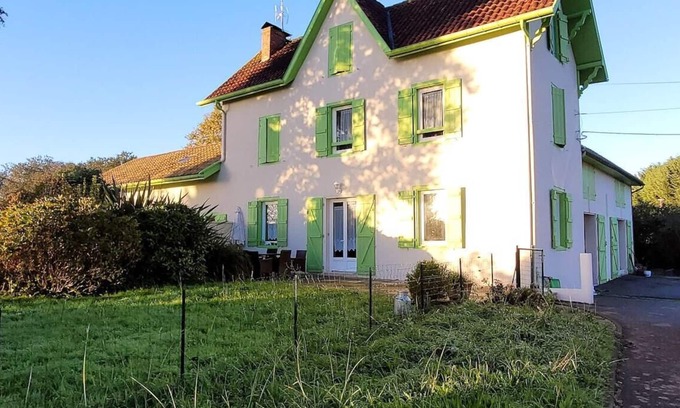 Saubrigues House | Homerez - Big house for 10 ppl. with garden at Saubrigues