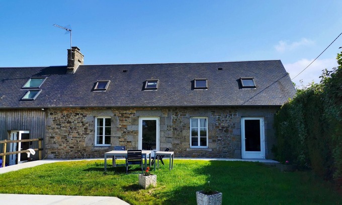 (le) Mesnil Hue House | Homerez - Big house for 14 ppl. with garden at Lolif