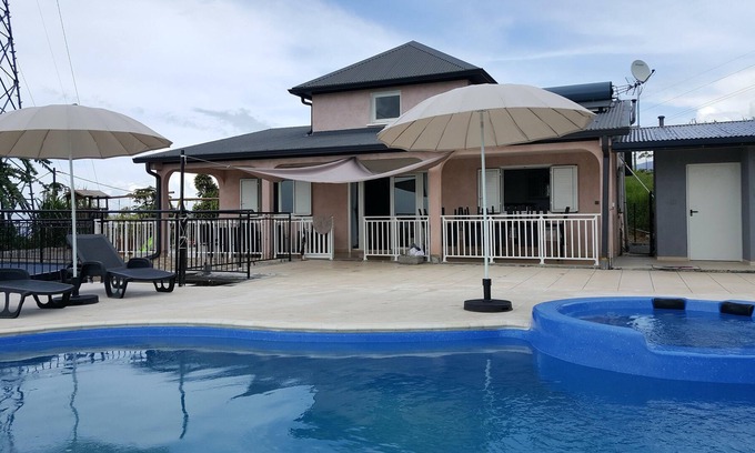 Saint-Benoit Villa | Homerez - Big villa 5 km away from the beach for 25 ppl. with swimming-pool