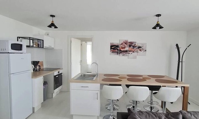 Rocroi Apartment | Homerez - Charming Apartment in Rocroi/70 m²/Parking Included