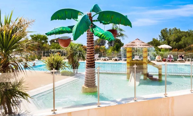 Le Dramont Apartment | Homerez - Charming Bungalow in Saint-Raphaël, Sea View