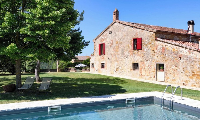 Trequanda House | Homerez - Charming House in Trequanda with Shared Pool