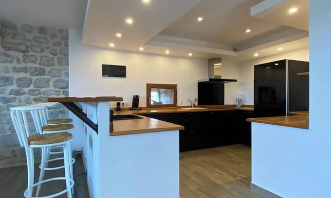 Balazuc House | Homerez - Charming house in Balazuc with garden and outdoor furniture