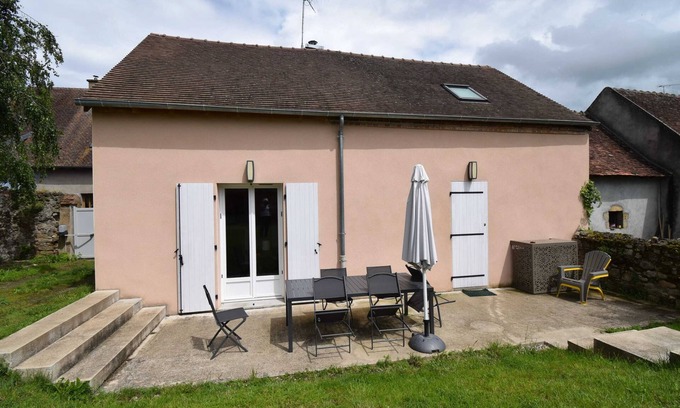 Souvigny House | Homerez - Charming house in Souvigny with jacuzzi