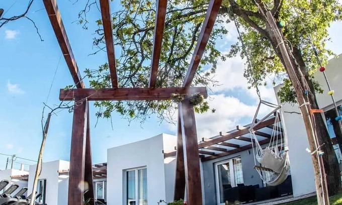 Atalaia House | Homerez - Charming House Atalaia with Shared Pool