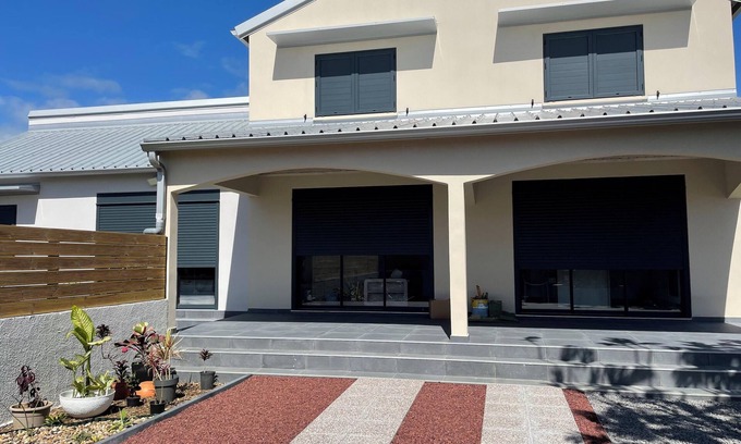 Bras-Panon Villa | Homerez - Cosy Villa in Bras-Panon with Pleasant Garden