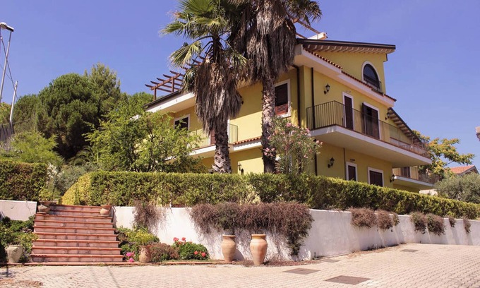 Nicolosi Apartment | Homerez - Cozy Apmt Nicolosi 52m² garden