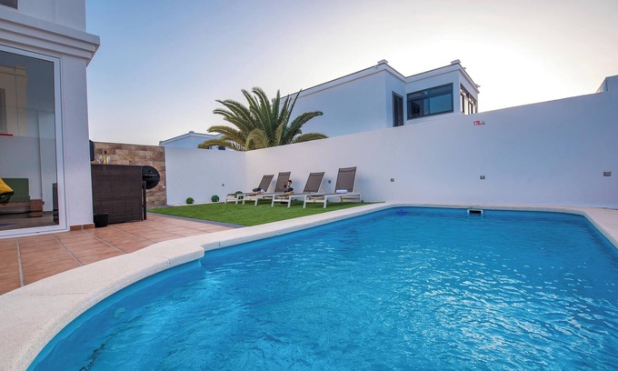 Playa Blanca Villa | Homerez - Elegant Villa in Playa Blanca with Private Pool