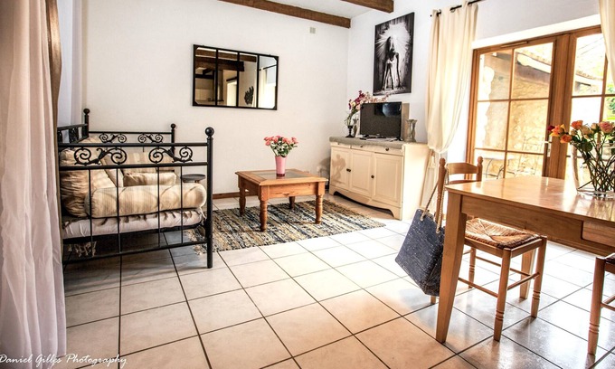 Saint-Front-de-Pradoux House | Homerez - Amazing house for 4 ppl. with shared pool, jacuzzi, spa and terrace