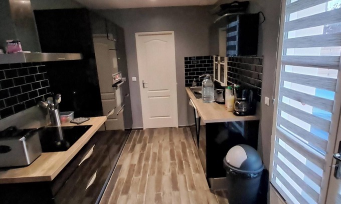 La Chapelle-en-Serval House | Homerez - House in La Chapelle-en-Serval