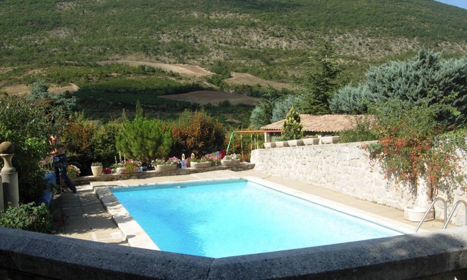 La Roche-sur-le-Buis House | Homerez - Holiday House La Roche-sur-le-Buis