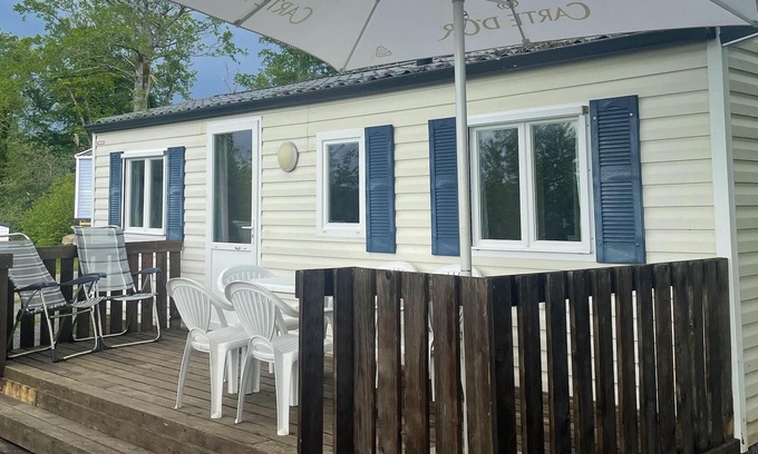 Banes House | Homerez - House for 6 ppl. with shared pool and terrace at Argences en Aubrac