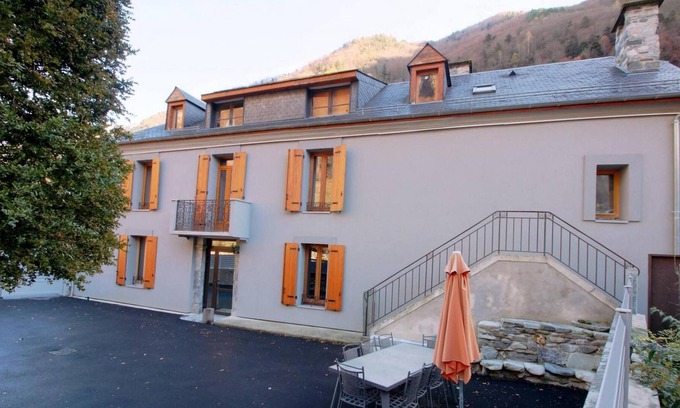 Cauterets House | Homerez - House 2 km away from the slopes for 10 ppl. with garden at Cauterets