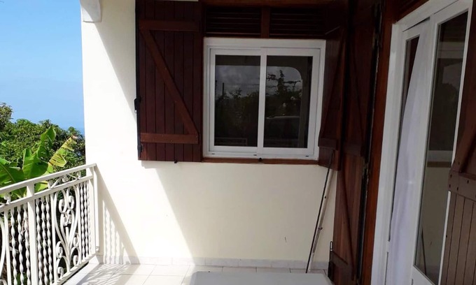 Vieux-Habitants House | Homerez - House for 8 ppl. with sea view and terrace at Vieux-Habitants