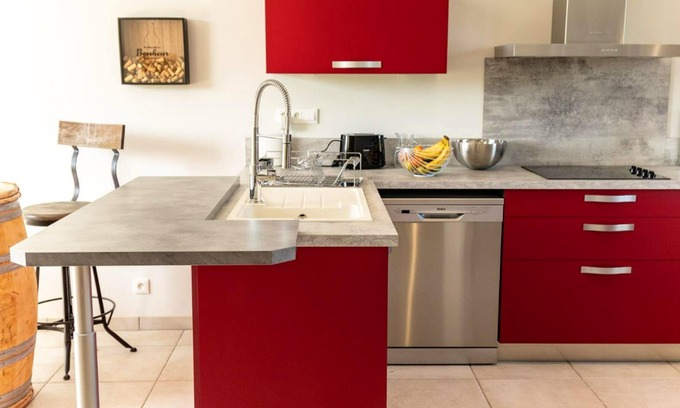 Eymet House | Homerez - House for 6 ppl. with shared pool, jacuzzi and terrace at Eymet