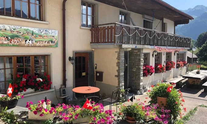 Haut-Intyamon House | Homerez - House in Haut-Intyamon