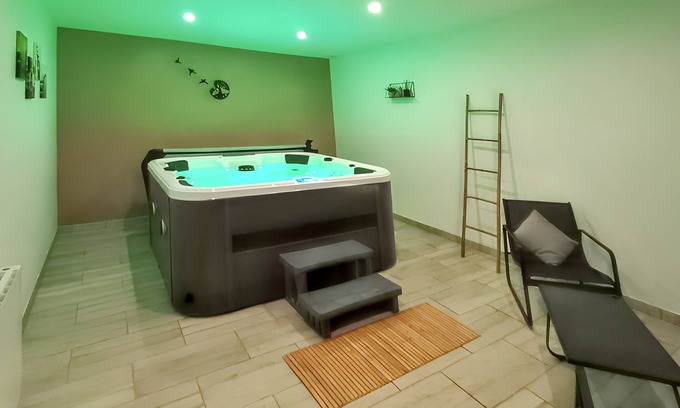 Saint-Pierre-de-Lamps House | Homerez - House in quiet Levroux