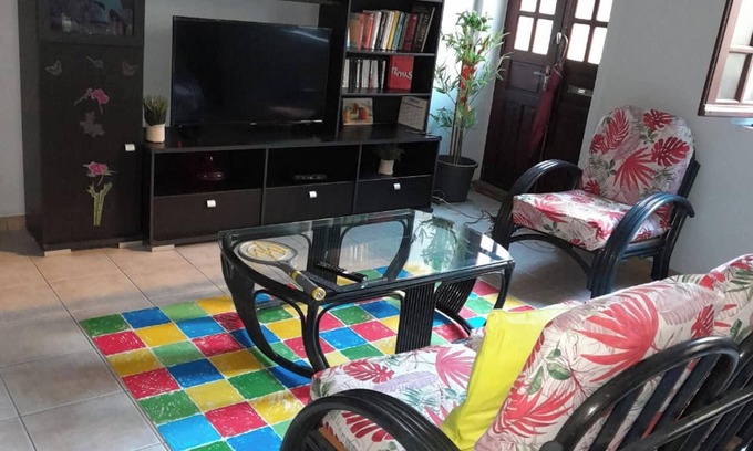 Saint-Pierre House | Homerez - House in Saint-Pierre, parking.