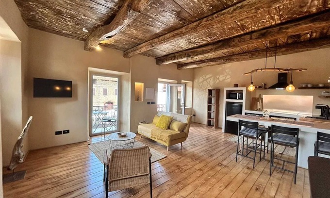 Tapigliano House | Homerez - Large House Tapigliano