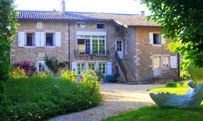 Lacrost Apartment | Homerez - Nice appartement for 3 ppl. with garden and terrace at Lacrost