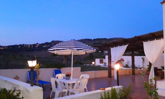 Buseto Palizzolo Ski Chalet | Homerez - Nice chalet for 4 ppl. with garden and terrace at Ballata