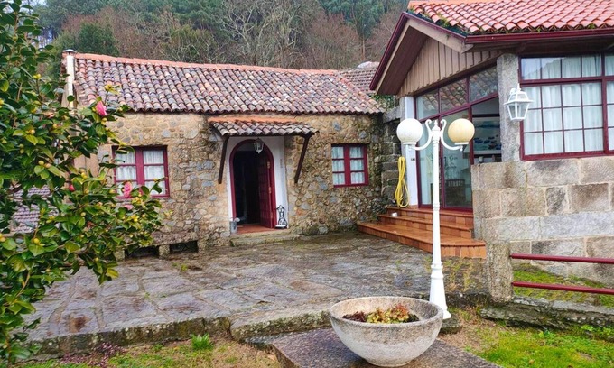 Gondomar House | Homerez - Property 5 km away from the beach for 9 ppl. with shared pool at Nande