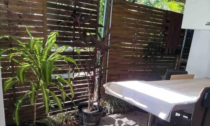 Le Centre Apartment | Homerez - Apt La Rivière Saint Louis