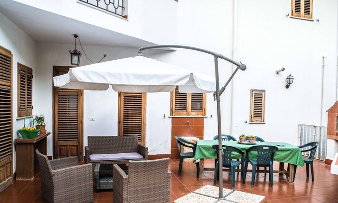 Sferracavallo Apartment | Homerez - Spacious apartment Near the beach and garden