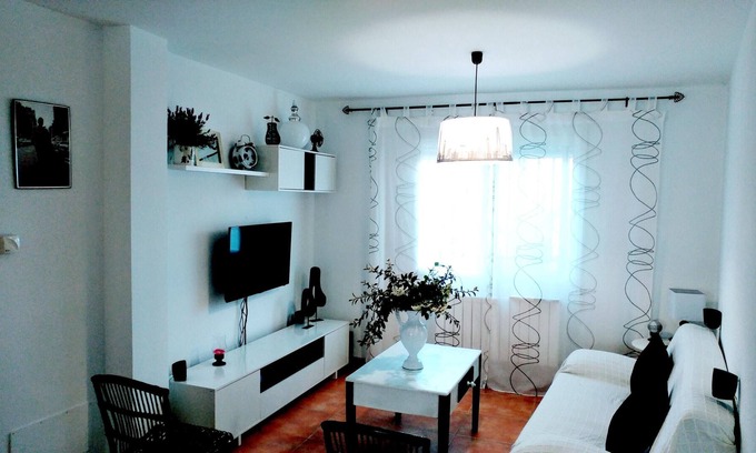 Almagro House | Homerez - Spacious house for 6 ppl. with garden and balcony at Almagro
