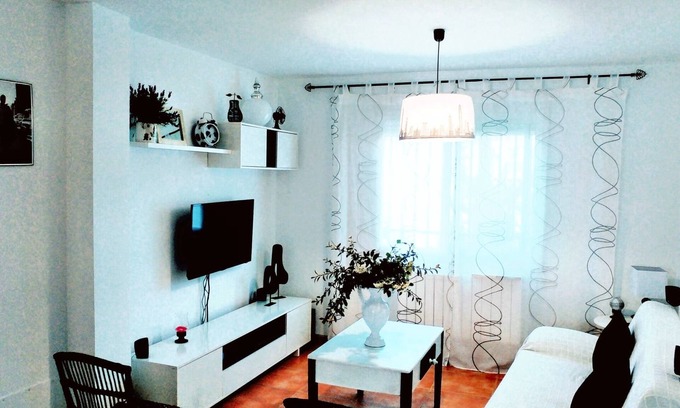 Almagro House | Homerez - Spacious house in Almagro with garden and 3 bedrooms