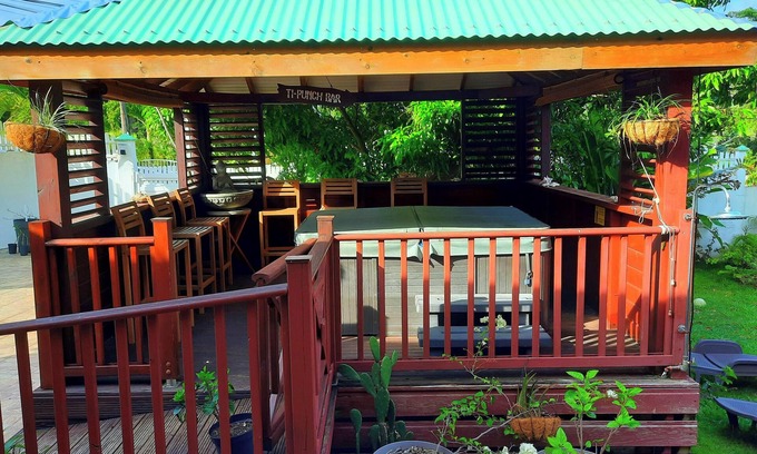Cafeiere House | Homerez - Spacious House with Jacuzzi in Deshaies - Mountain and Garden View
