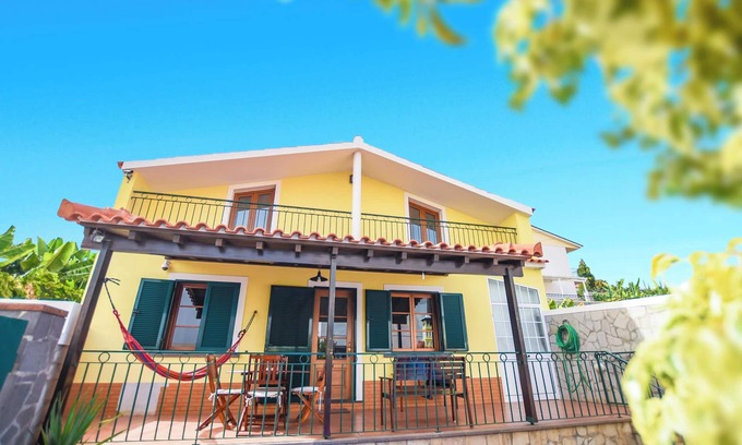 Sao Martinho House | Homerez - Spacious House in Funchal + Panoramic View