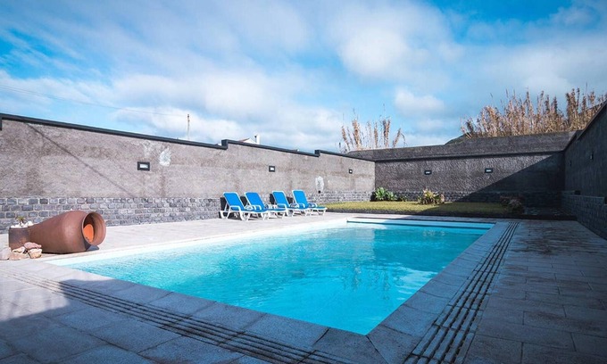 Ponta Delgada Villa | Homerez - Spacious villa for 6 ppl. with swimming-pool at Mosteiros