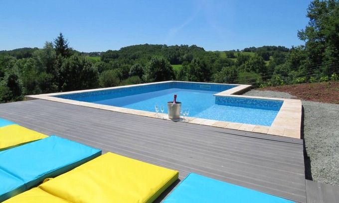 Vars-sur-Roseix Villa | Homerez - Villa for 10 ppl. with swimming-pool and sauna at Vars-sur-Roseix