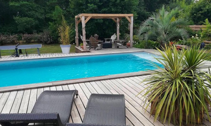 Lacanau Villa | Homerez - Villa for 10 ppl. with swimming-pool, garden and terrace at Lacanau