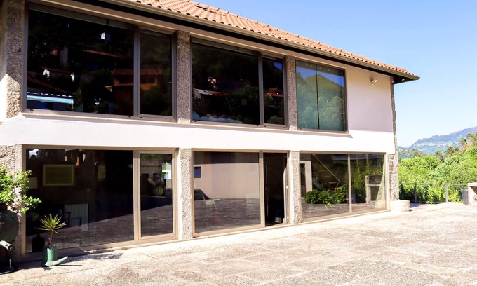 Parada de Bouro Villa | Homerez - Villa for 8 ppl. with swimming-pool, garden and terrace at Pandoses