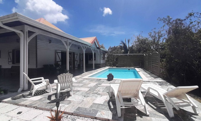 Le Diamant Villa | Homerez - Villa in Le Diamant with pool