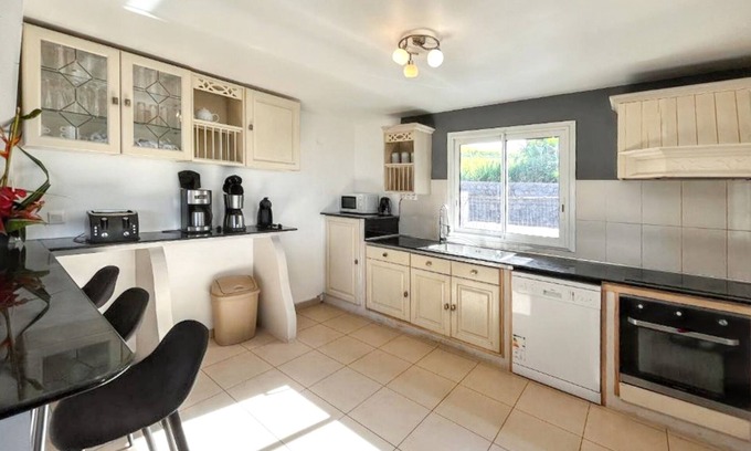 Saint-Benoit Villa | Homerez - Villa in Saint-Benoît