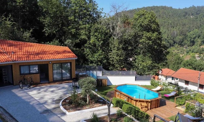 Arouca House | Homerez - Welcoming house with pool in Lomba