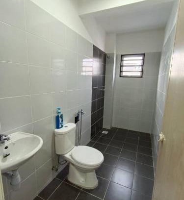 Perak Tengah District House | Homestay AinulZahra