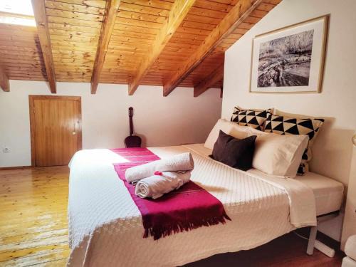 Aljezur House | Homestay Attic Private Bedroom
