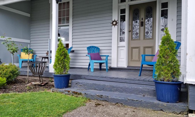 Westport House | Homestay On Queen