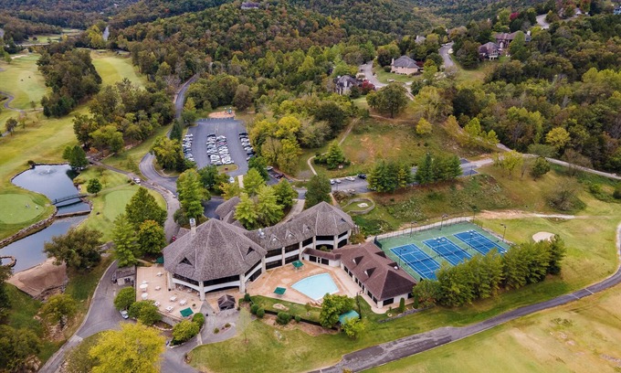 Branson West House | Honey Bee Inn w/Communal Amenities & More!